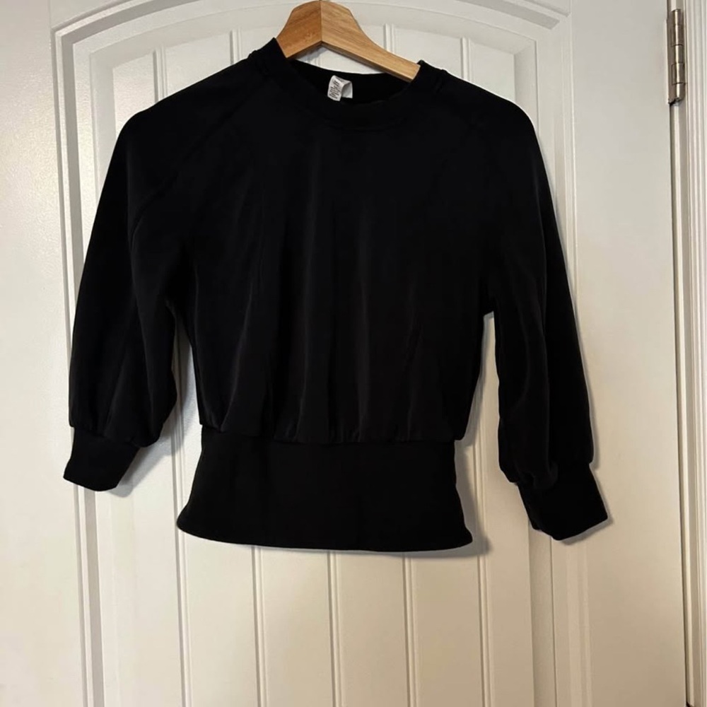 Perfect condition LuLu lemon cropped sweatshirt